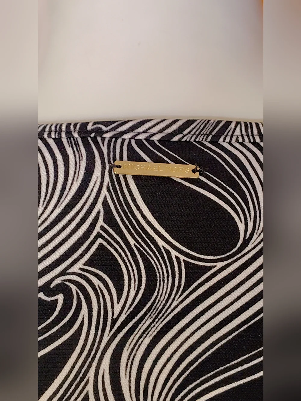 𝕄𝕀ℂℍ𝔸𝔼𝕃 𝕂𝕆ℝ𝕊 𝕄𝕆𝔻 ℙ𝔸𝕀𝕊𝕃𝔼𝕐 𝕊ℍ𝔼𝔸𝕋ℍ - Picture 5 of 6